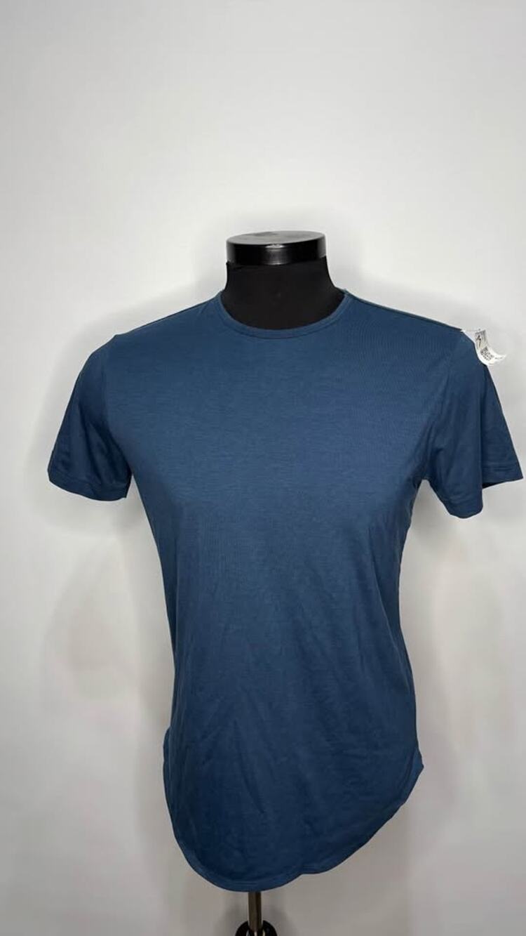 Cuts Clothing Pyca Pro Elongated Shirt Crewneck Solid Casual Tee Top Mens Medium